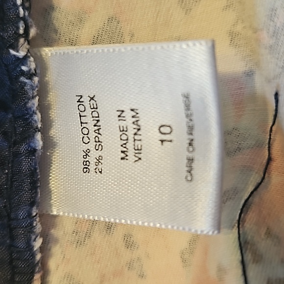 New York & Company Capris - Picture 3 of 8